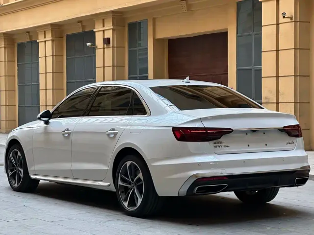 Audi A4L — Фото автомобиля 7