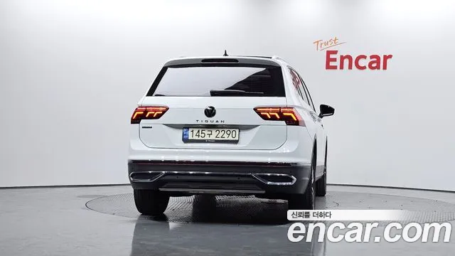 Volkswagen Tiguan — Фото автомобиля 4