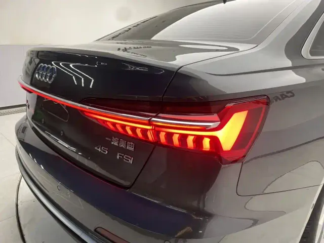 Audi A6L — Фото автомобиля 10