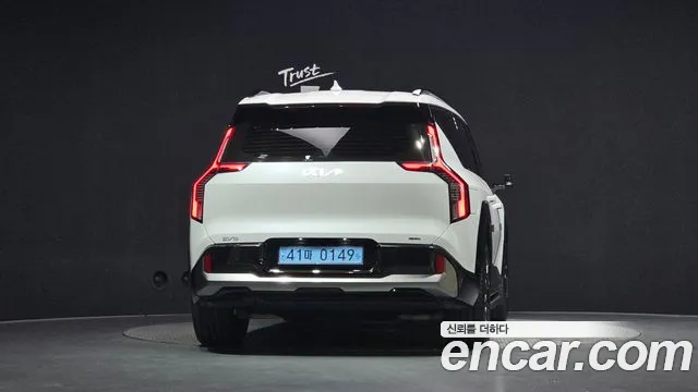 Kia EV9 — Фото автомобиля 4