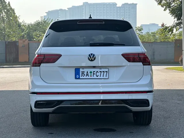 Volkswagen Tiguan L — Фото автомобиля 18