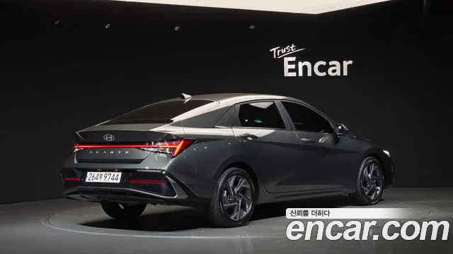 Hyundai Avante CN7 — Фото автомобиля 2