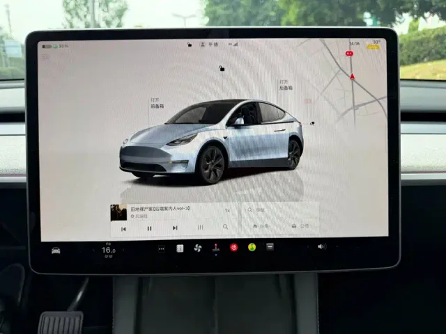 Tesla Model Y — Фото автомобиля 9