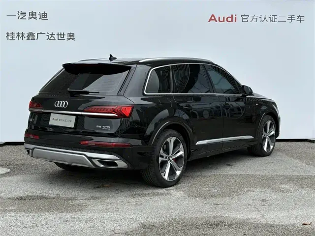 Audi Q7 — Фото автомобиля 5