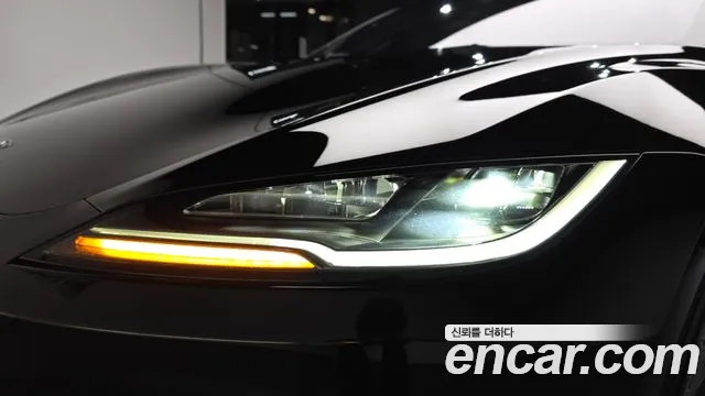 Tesla Model 3 — Фото автомобиля 22