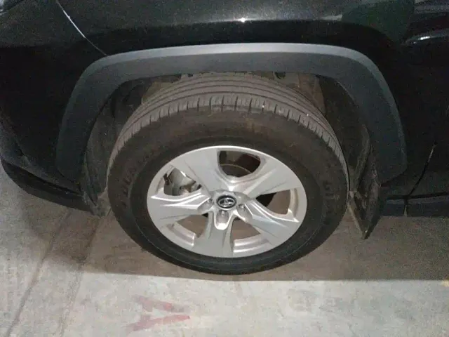 Toyota RAV4 — Фото автомобиля 6