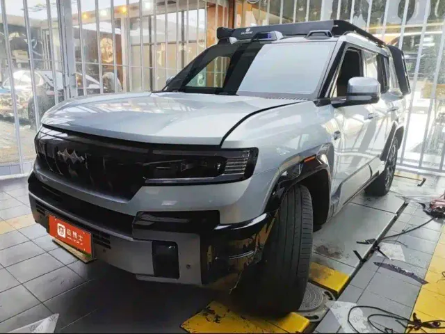 Фотография автомобиля — BYD FangChengBao Leopard 8