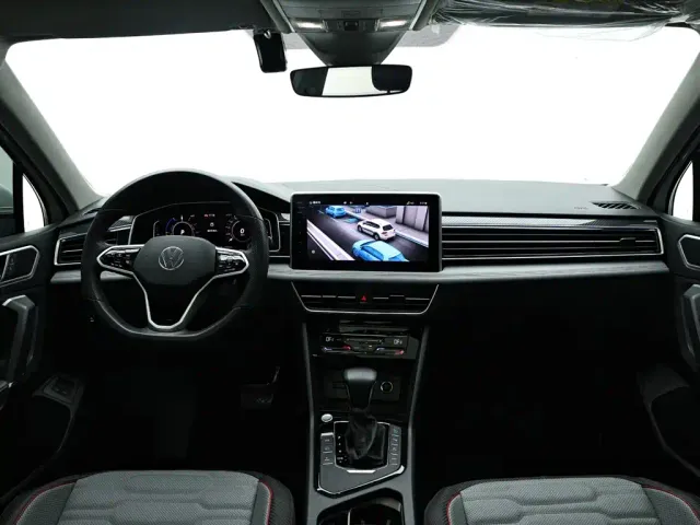 Volkswagen Tiguan L PHEV — Фото автомобиля 15