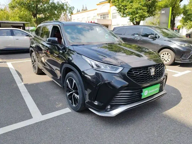 Toyota Crown Kluger — Фото автомобиля 3