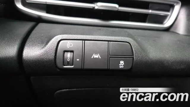 Hyundai AVANTE Avante (CN7) 1.6 LPi (Для проката) — Фото автомобиля 16