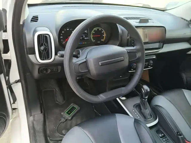 Roewe Clever — Фото автомобиля 10