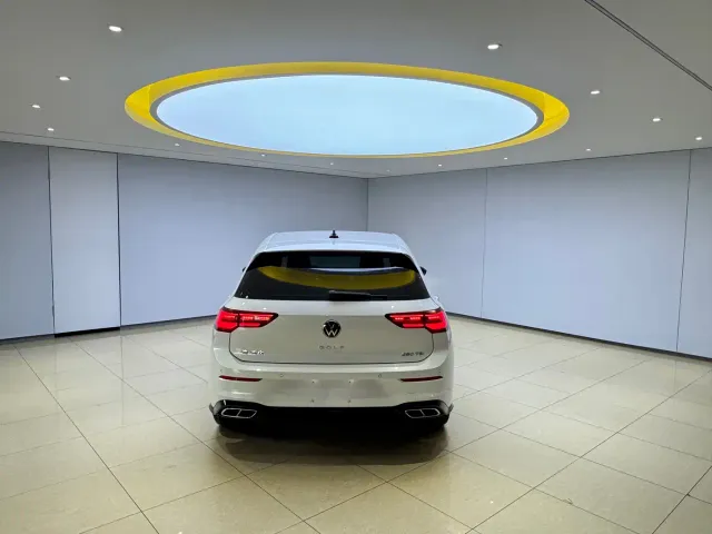 Volkswagen Golf — Фото автомобиля 5
