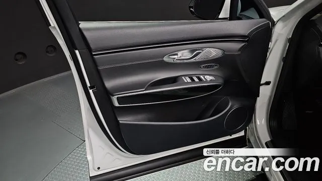 Genesis GV70 — Фото автомобиля 13