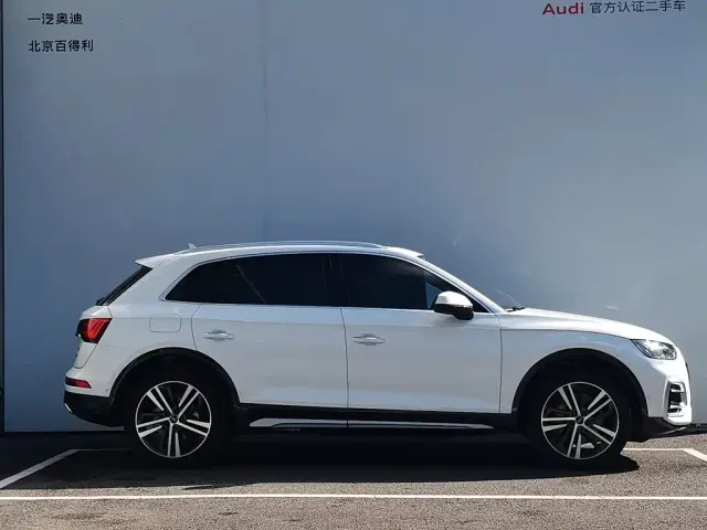 Audi Q5L — Фото автомобиля 3