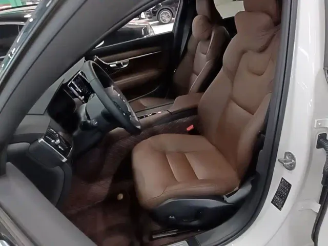 Volvo V90 — Фото автомобиля 14