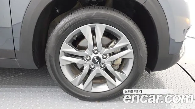 Kia Seltos — Фото автомобиля 6