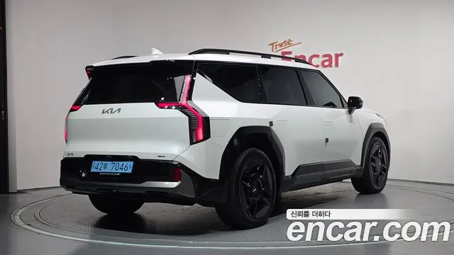 Kia EV9 — Фото автомобиля 2