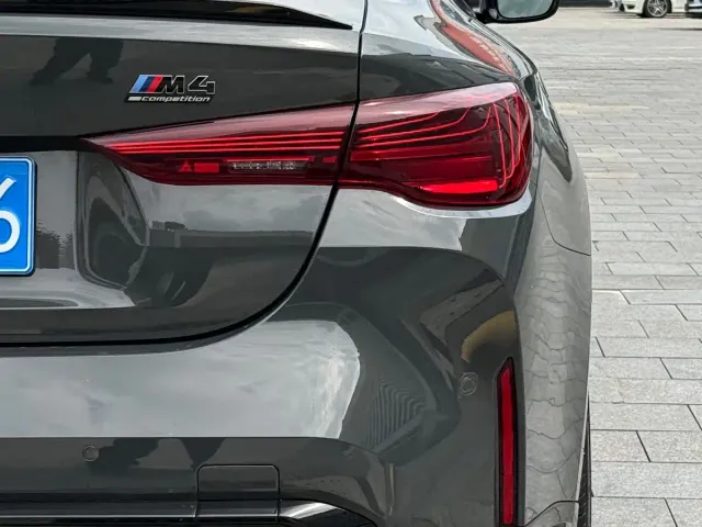 BMW M4 — Фото автомобиля 12