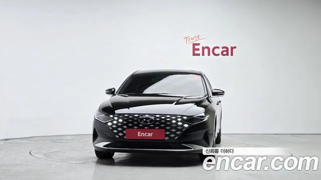 Hyundai Grandeur New — Фото автомобиля 3