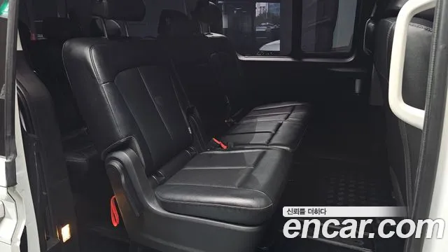 Hyundai Staria Staria 4WD Tourer 9 мест — Фото автомобиля 12