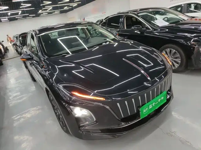 Hongqi E-QM5 — Фото автомобиля 3