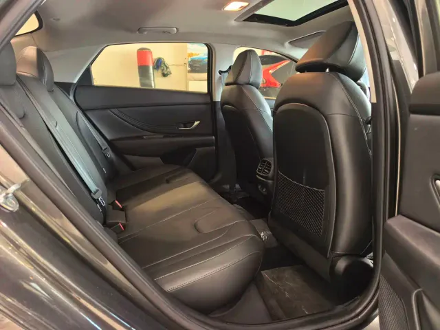 Hyundai Elantra — Фото автомобиля 16