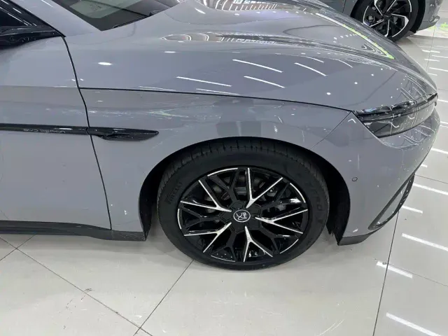 BYD Han — Фото автомобиля 10