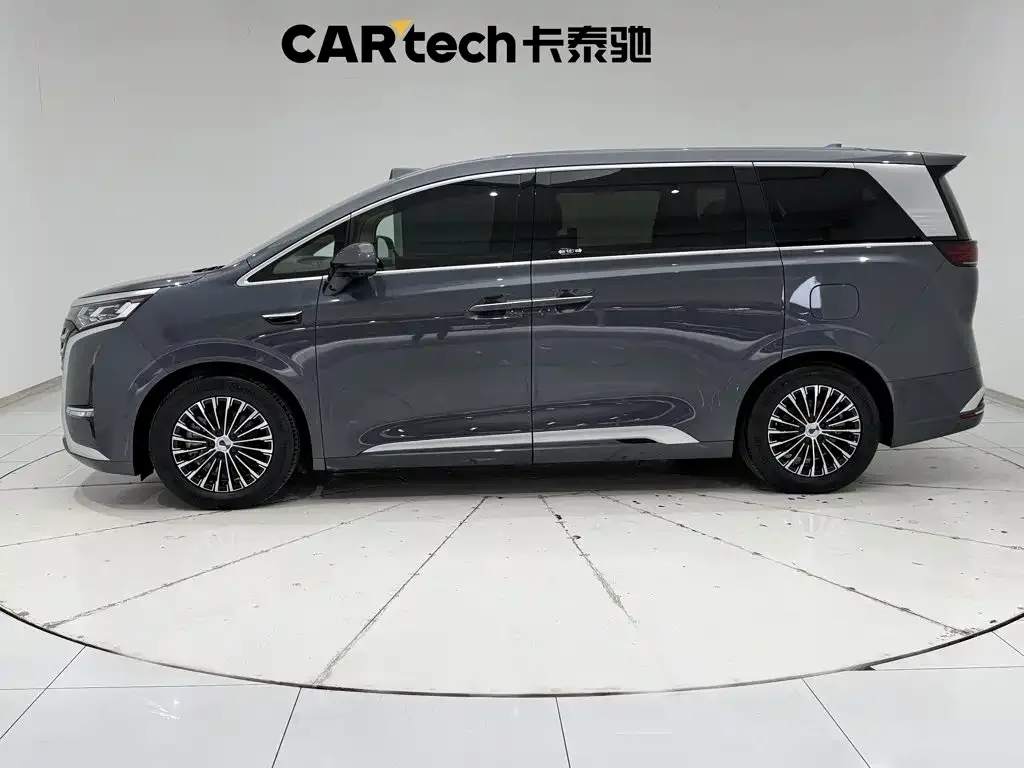 Denza Denza D9 2025 Model DM-i Smart Drive Edition 1020 AWD Flagship — Фото автомобиля 8