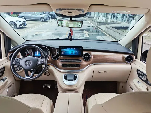 Mercedes-Benz V-Class — Фото автомобиля 19
