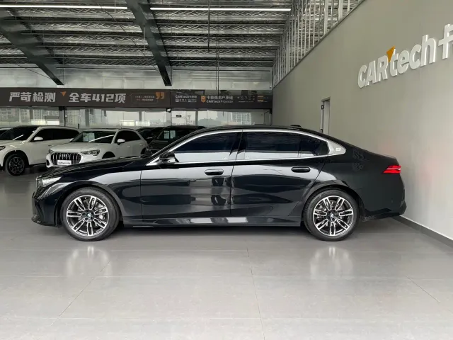 BMW 5 Series — Фото автомобиля 7