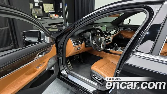 BMW 7 Series — Фото автомобиля 10