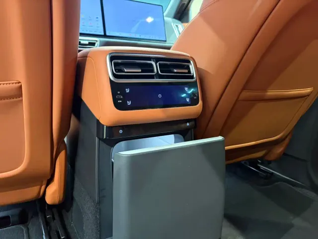Li Auto L6 — Фото автомобиля 10