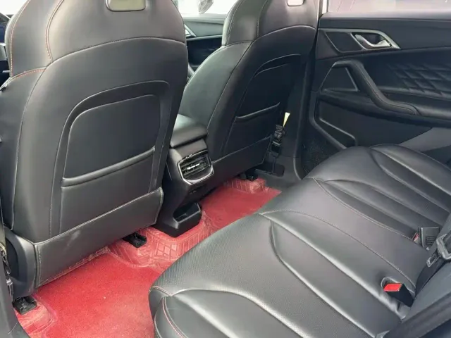 Roewe RX5 — Фото автомобиля 7
