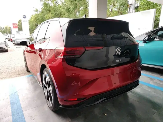 Volkswagen ID.3 — Фото автомобиля 4
