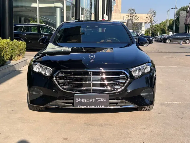 Mercedes-Benz E-Class — Фото автомобиля 2