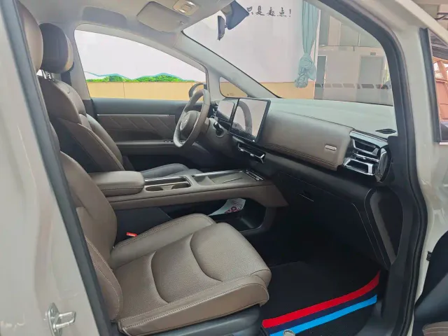 Wuling Starlight 730 — Фото автомобиля 18