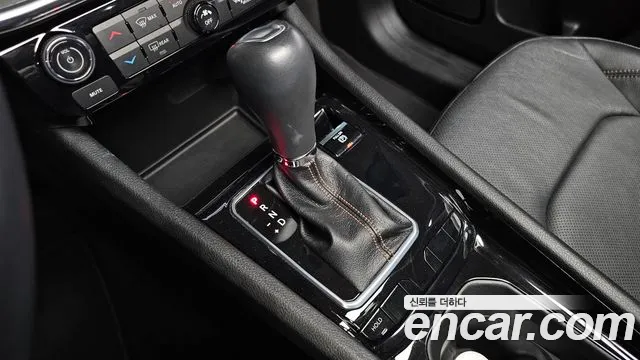 Jeep Compass 2nd Gen — Фото автомобиля 12