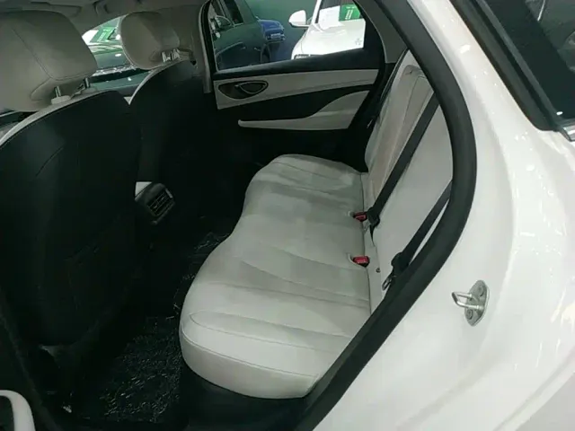 BYD Seal 05 DM-i — Фото автомобиля 16