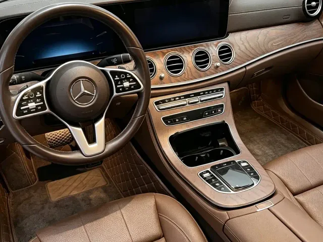 Mercedes-Benz E-Class — Фото автомобиля 8