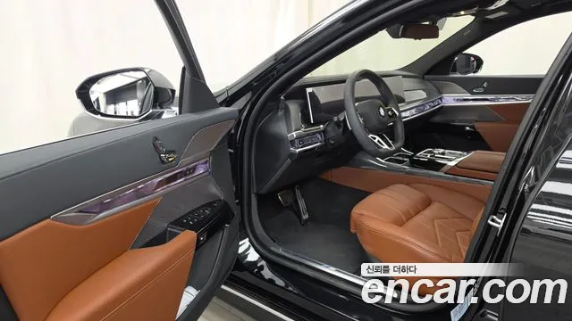 BMW 7-Series — Фото автомобиля 10