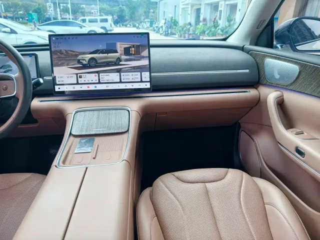 Leapmotor C11 — Фото автомобиля 15