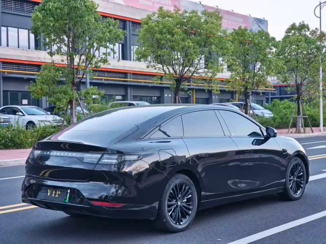 Leapmotor C01 — Фото автомобиля 9