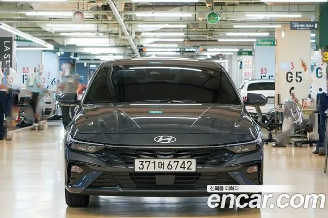 Hyundai AVANTE Новый Avante (CN7) — Фото автомобиля 3
