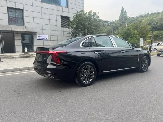 Hongqi H5 — Фото автомобиля 5