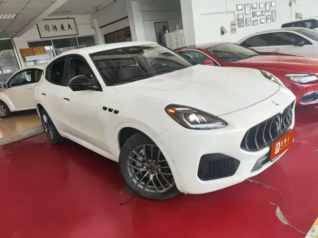 Maserati Grecale — Фото автомобиля 2