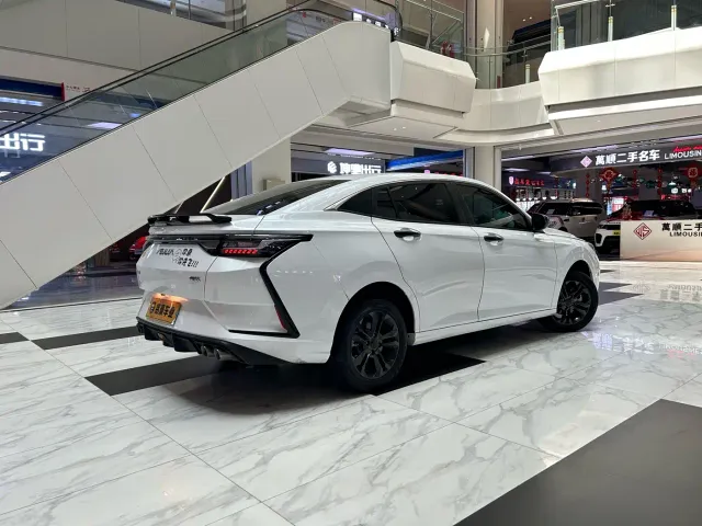 Dongfeng Yixuan — Фото автомобиля 9