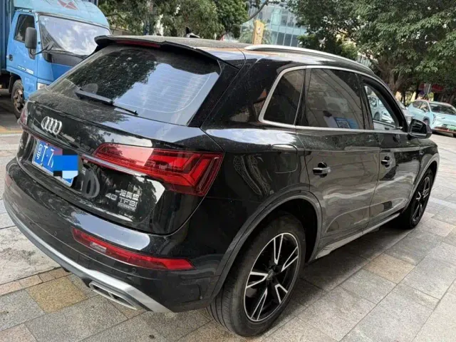 Audi Q5L — Фото автомобиля 9
