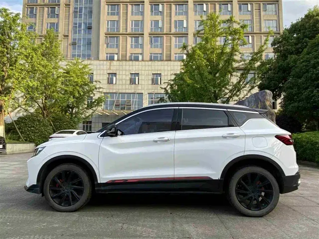 Geely Binyue — Фото автомобиля 8