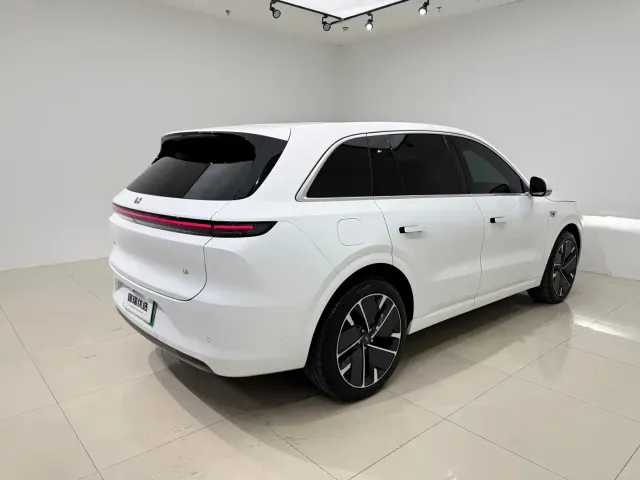 Li Auto L6 — Фото автомобиля 6