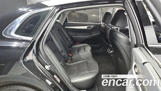Hyundai Grandeur New — Фото автомобиля 16